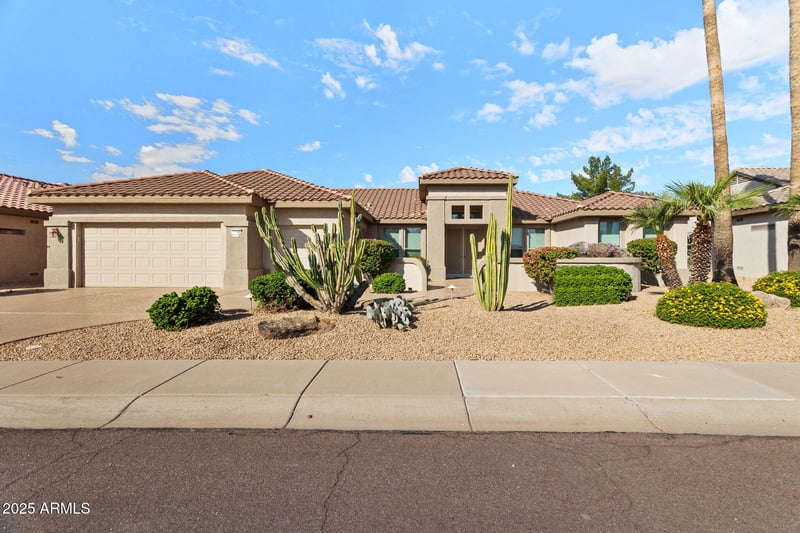 17522 N Ironhorse Dr, Surprise, AZ 85374