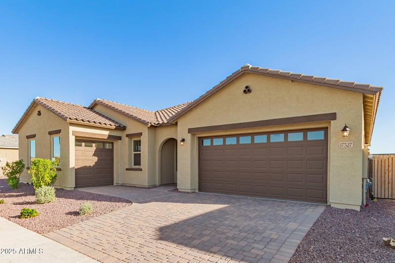 17527 Lincoln St, Goodyear, AZ 85338