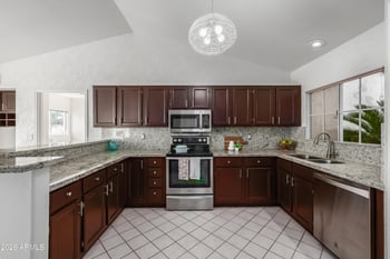17533 Pima Trl, Surprise, AZ 85374