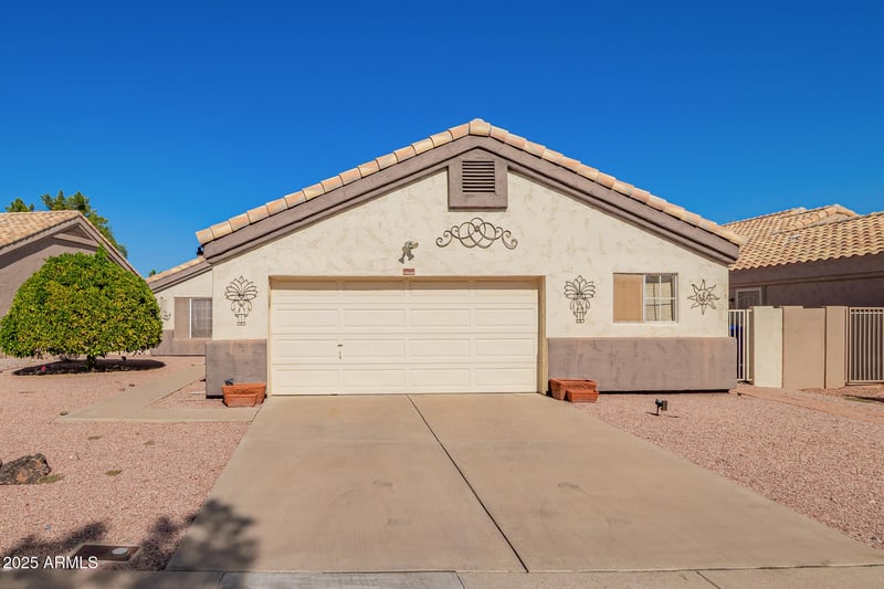 17533 Pima Trl, Surprise, AZ 85374