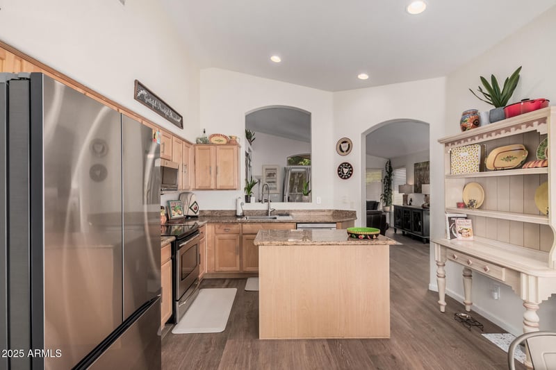 1754 Hiddenview Dr, Phoenix, AZ 85045