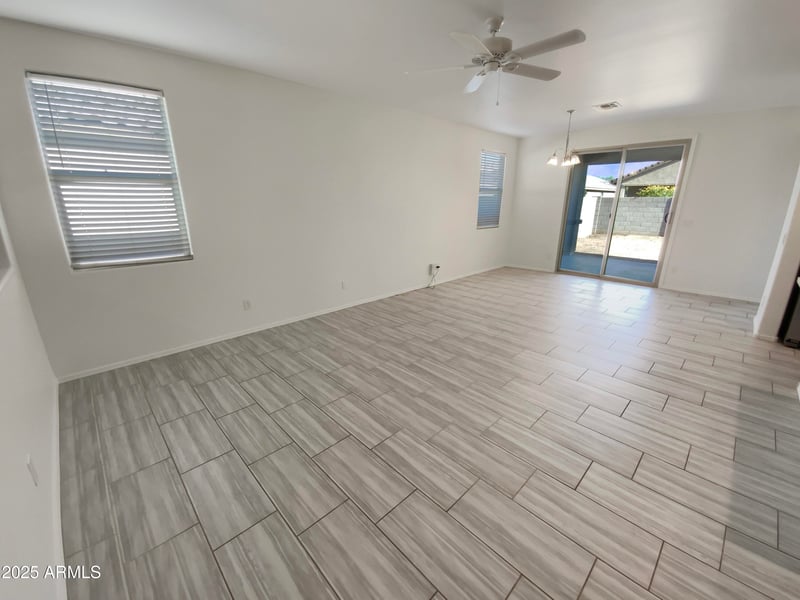 17547 Monte Lindo Ln, Surprise, AZ 85387