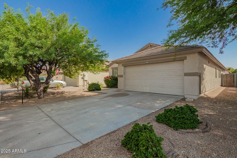 1755 Desert Canyon Dr, San Tan Valley, AZ 85144