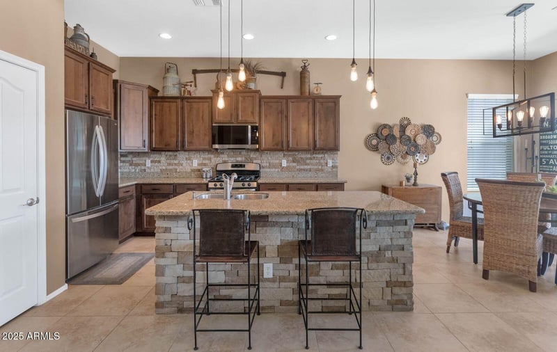 17559 Dahlia Dr, Surprise, AZ 85388
