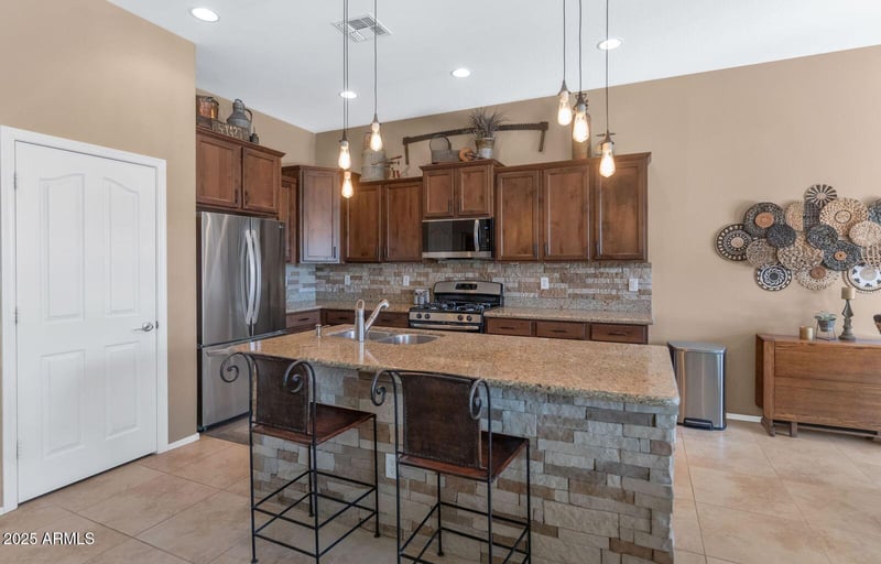 17559 Dahlia Dr, Surprise, AZ 85388