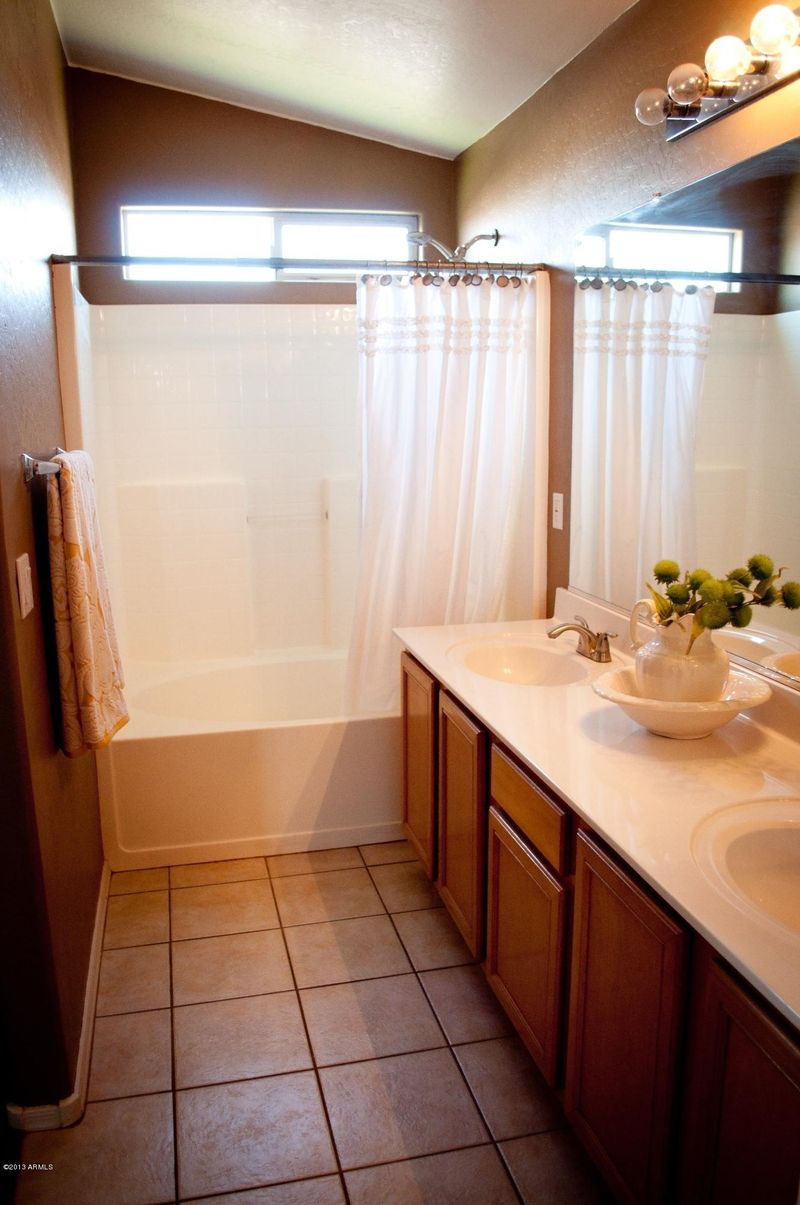 1756 N Seton --, Mesa, AZ 85205