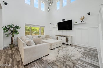 1756 Fetlock Trl, Phoenix, AZ 85085