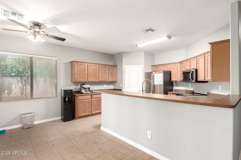 17562 Gelding Dr, Surprise, AZ 85388