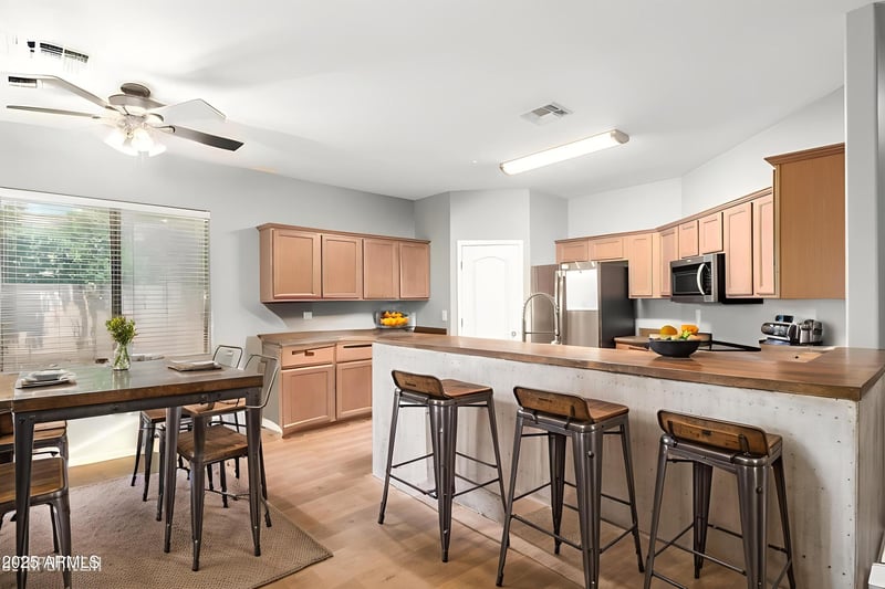 17562 Gelding Dr, Surprise, AZ 85388