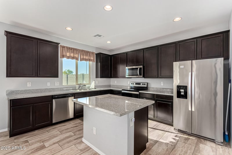 17569 Country Club Ter, Surprise, AZ 85387