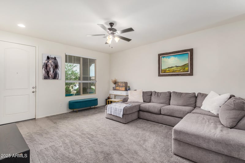 17573 Via De Luna Dr, Surprise, AZ 85387