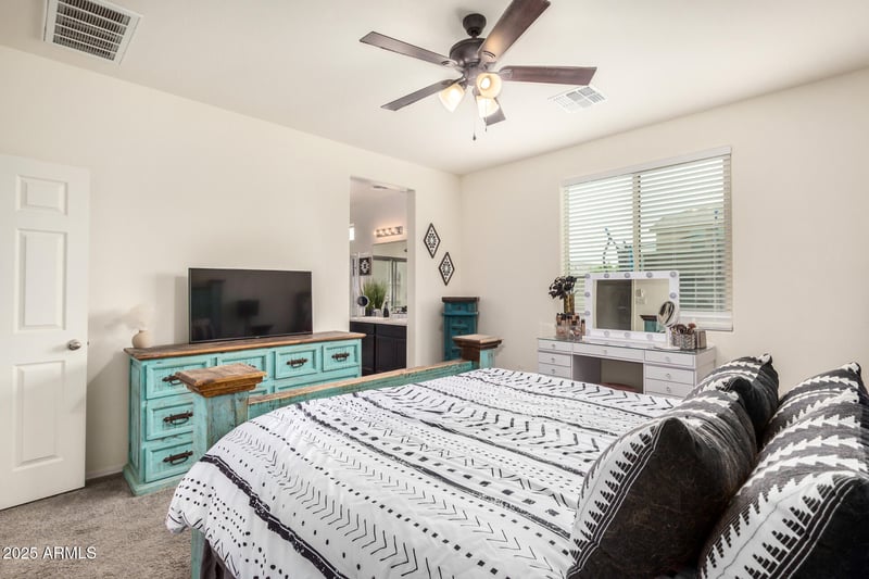 17573 Via De Luna Dr, Surprise, AZ 85387