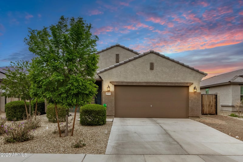 17573 Via De Luna Dr, Surprise, AZ 85387