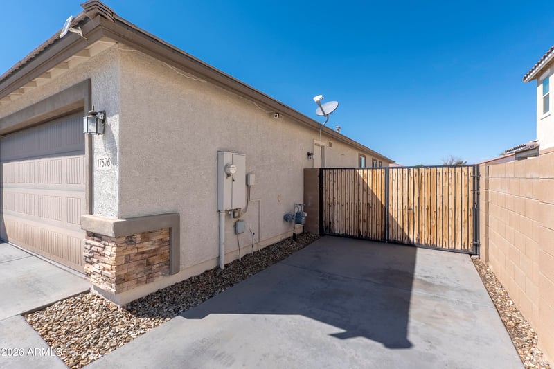 17576 Desert Bloom St, Goodyear, AZ 85338