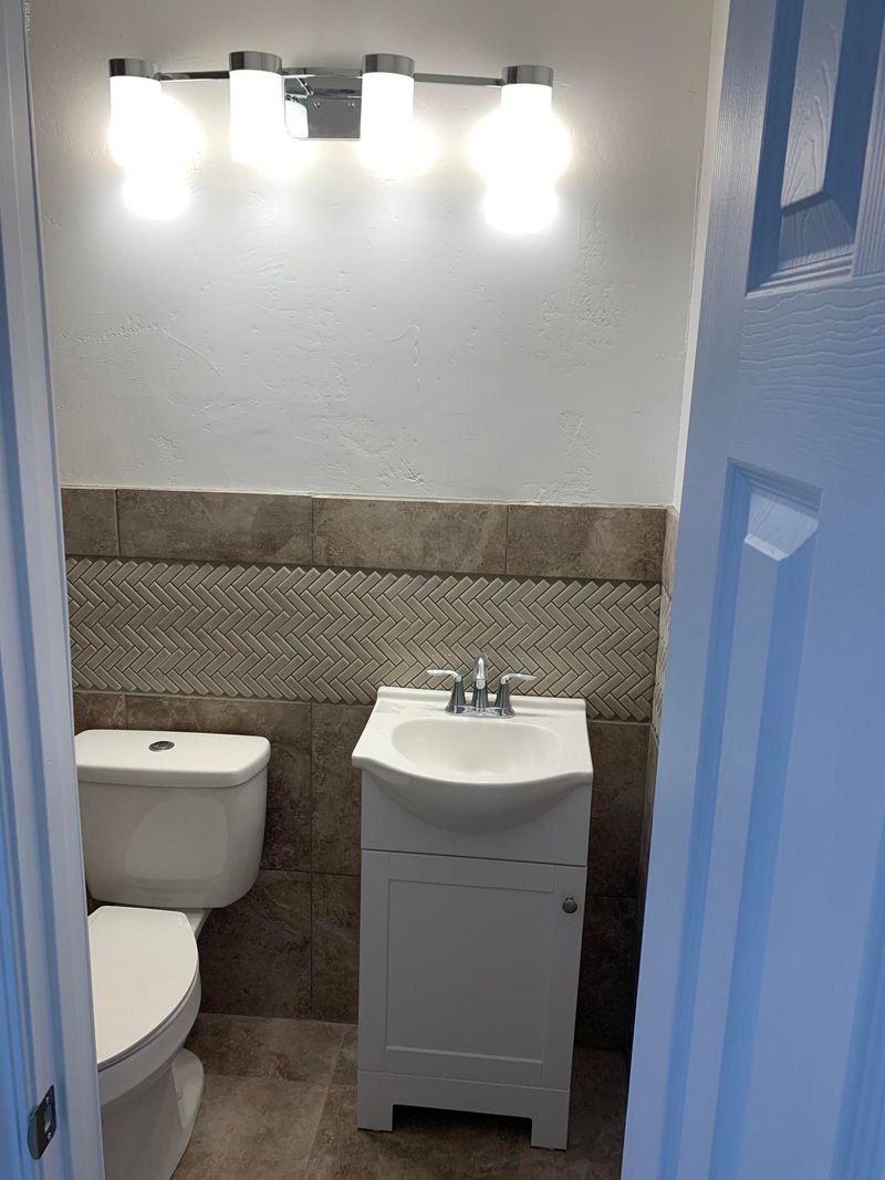 1758 E Hidalgo Ave, Phoenix, AZ 85040