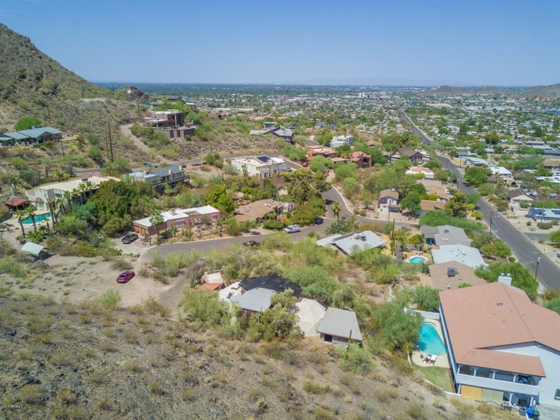 1758 E Sunnyslope Ln, Phoenix, AZ 85020