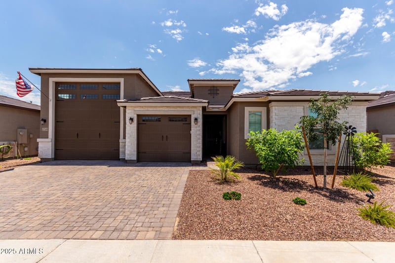 17589 Red Fox Rd, Surprise, AZ 85387