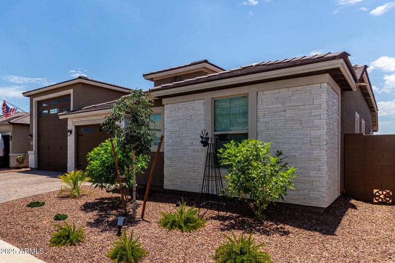 17589 Red Fox Rd, Surprise, AZ 85387