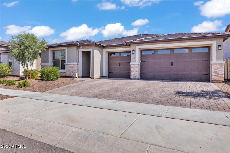 17593 Red Fox Rd, Surprise, AZ 85387
