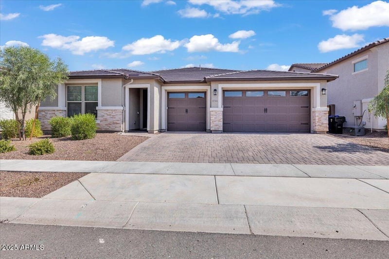 17593 Red Fox Rd, Surprise, AZ 85387
