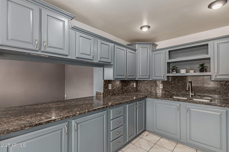 1760 Sunland Ave, Phoenix, AZ 85041