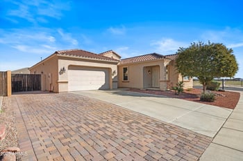 17604 Surrey Dr, Surprise, AZ 85388