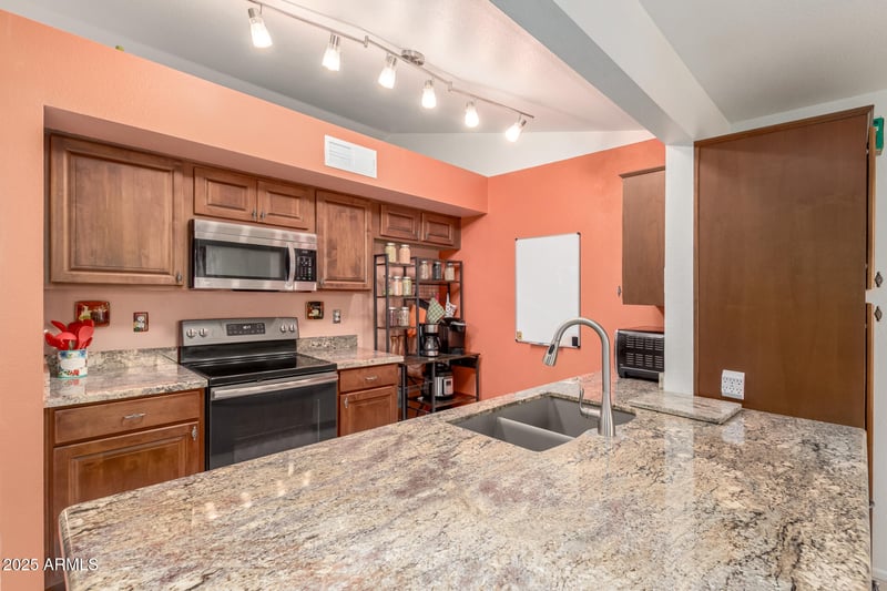 17606 133rd Dr, Sun City West, AZ 85375