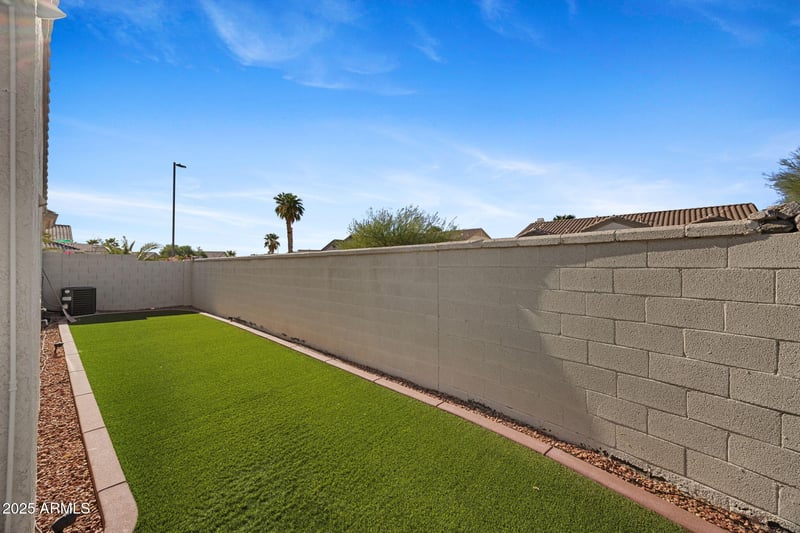 17607 Eagle Dr, Goodyear, AZ 85338