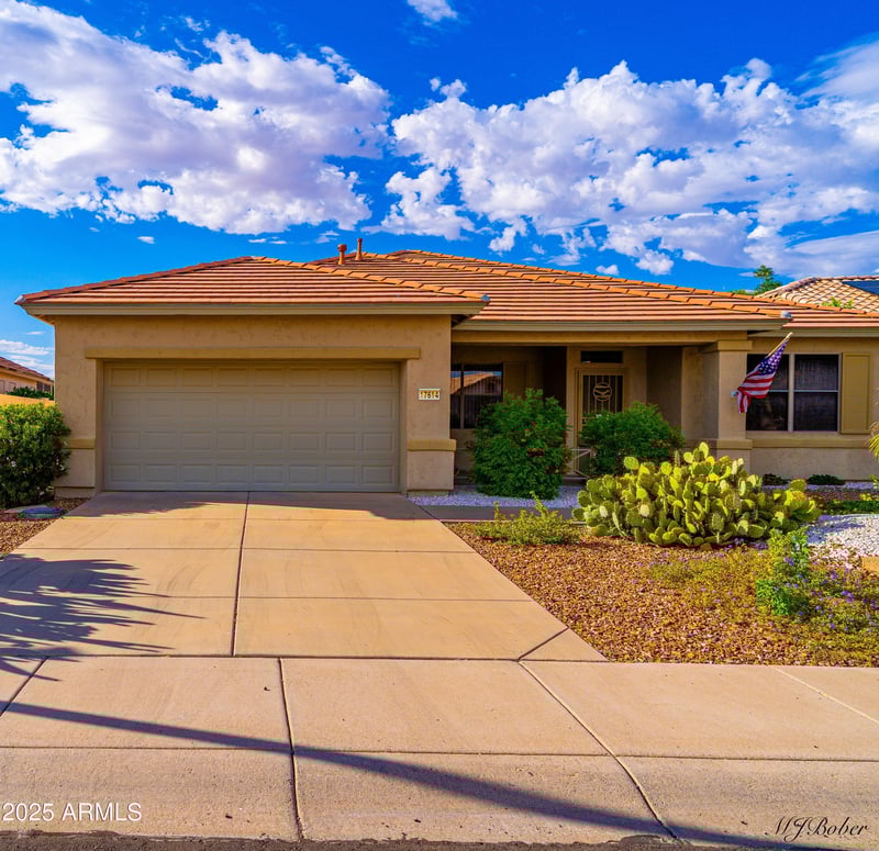 17614 Coconino Dr, Surprise, AZ 85374
