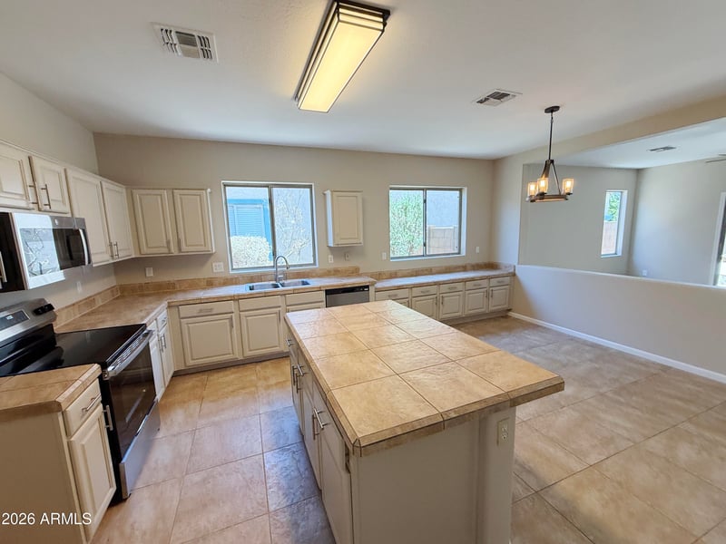 17621 Caribbean Ln, Surprise, AZ 85388