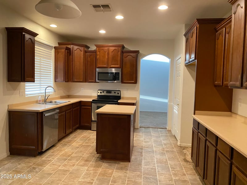 17624 170th Ln, Surprise, AZ 85374