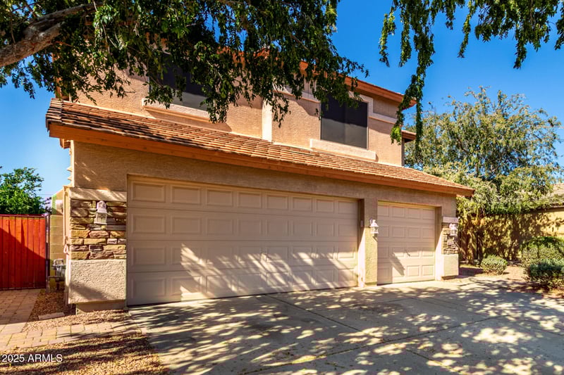 17624 170th Ln, Surprise, AZ 85374