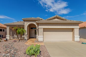 17624 Ingleside Dr, Surprise, AZ 85374