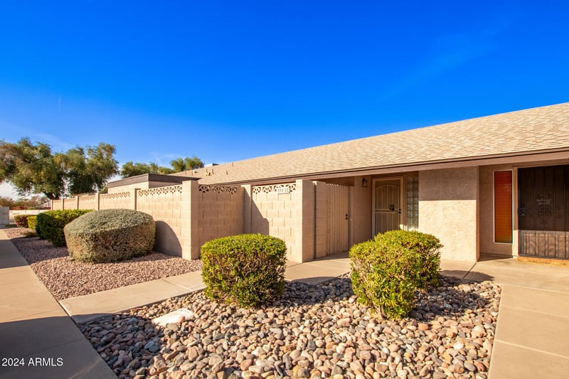 17633 Lindner Dr, Glendale, AZ 85308