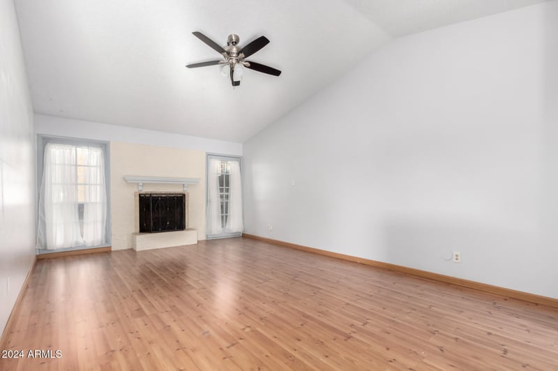 17633 Lindner Dr, Glendale, AZ 85308