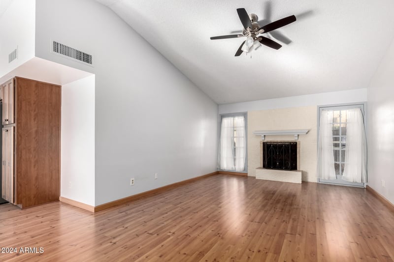17633 Lindner Dr, Glendale, AZ 85308