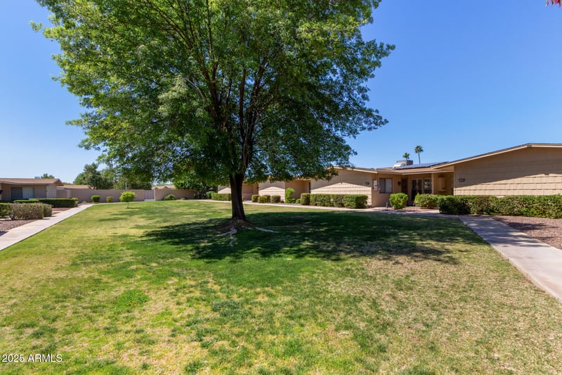 17634 102nd Dr, Sun City, AZ 85373