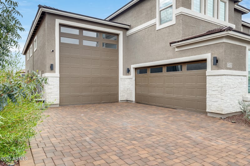 17635 Red Fox Rd, Surprise, AZ 85387