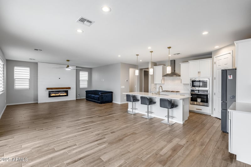 17635 Red Fox Rd, Surprise, AZ 85387