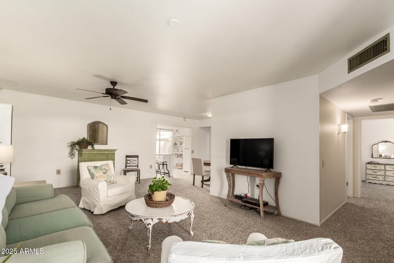 17639 99th Dr, Sun City, AZ 85373