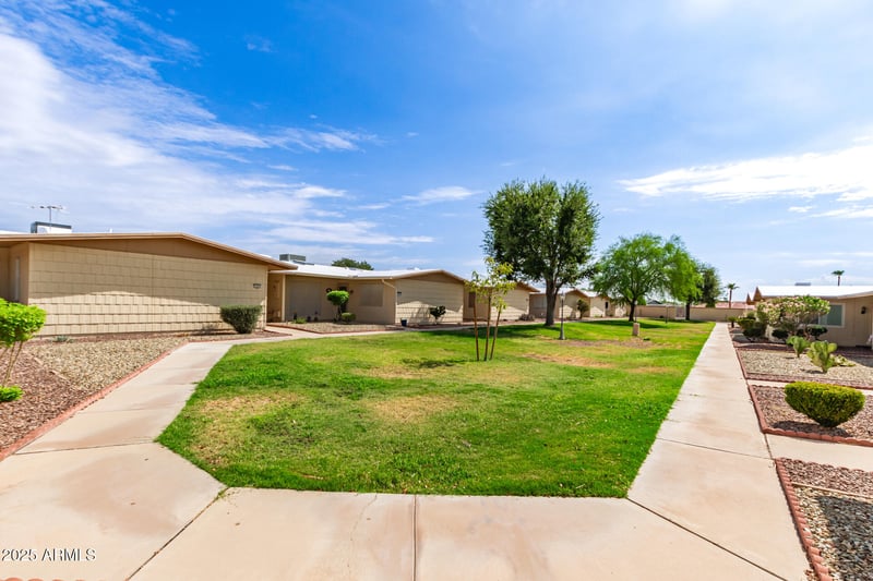 17639 99th Dr, Sun City, AZ 85373