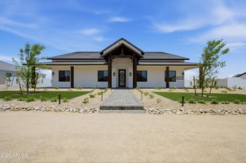 1764 Lucky Ln, San Tan Valley, AZ 85144