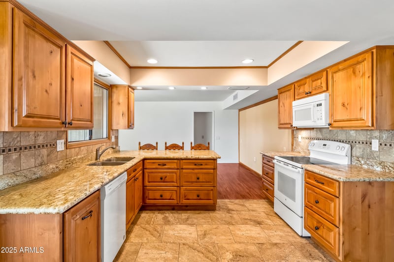 17646 Whispering Oaks Dr, Sun City West, AZ 85375