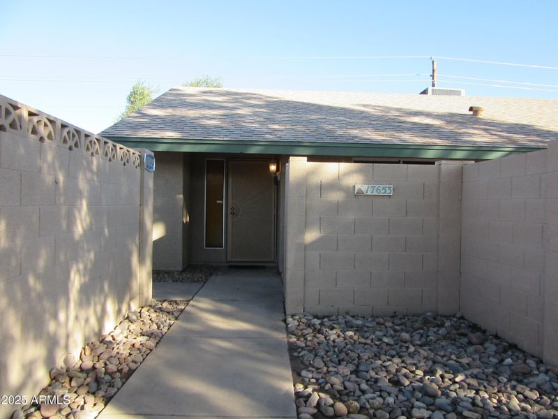 17653 N Lindner Dr, Glendale, AZ 85308