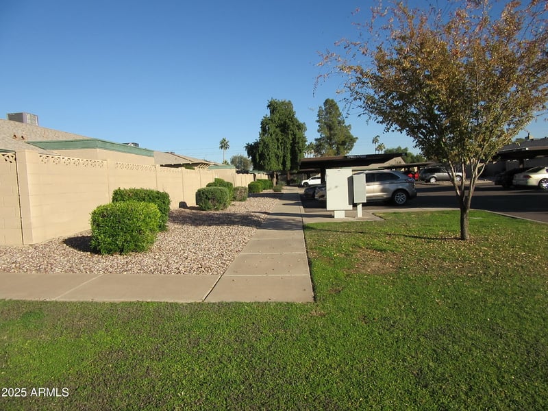 17653 N Lindner Dr, Glendale, AZ 85308