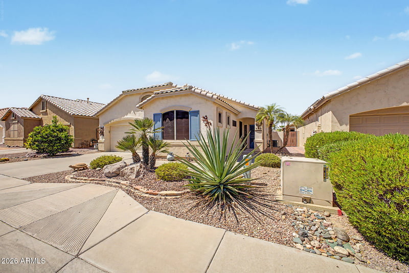 17674 W Sunbelt Dr, Surprise, AZ 85374