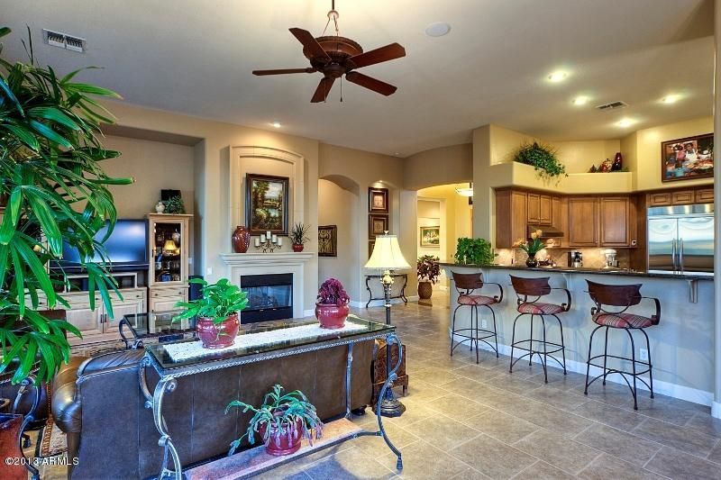 1769 W Glacier Way, Chandler, AZ 85248