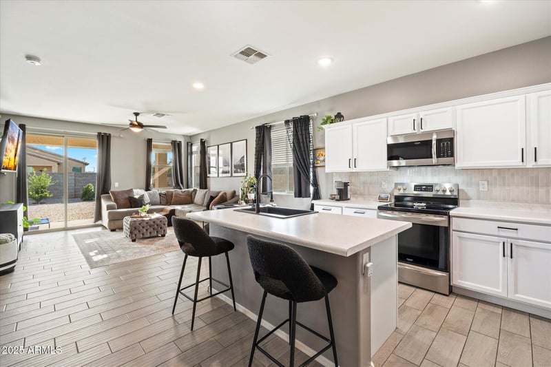 17699 Daley Ln, Surprise, AZ 85387