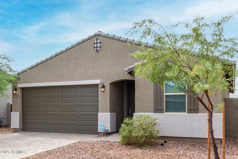 17729 Fetlock Trl, Surprise, AZ 85387