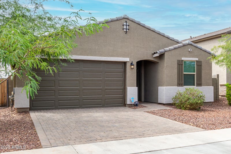 17729 Fetlock Trl, Surprise, AZ 85387